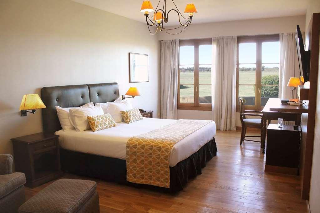 Hotel Wyndham Garden Luján Zimmer foto
